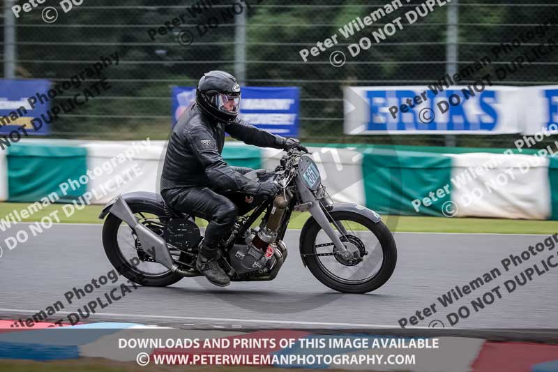Vintage motorcycle club;eventdigitalimages;mallory park;mallory park trackday photographs;no limits trackdays;peter wileman photography;trackday digital images;trackday photos;vmcc festival 1000 bikes photographs